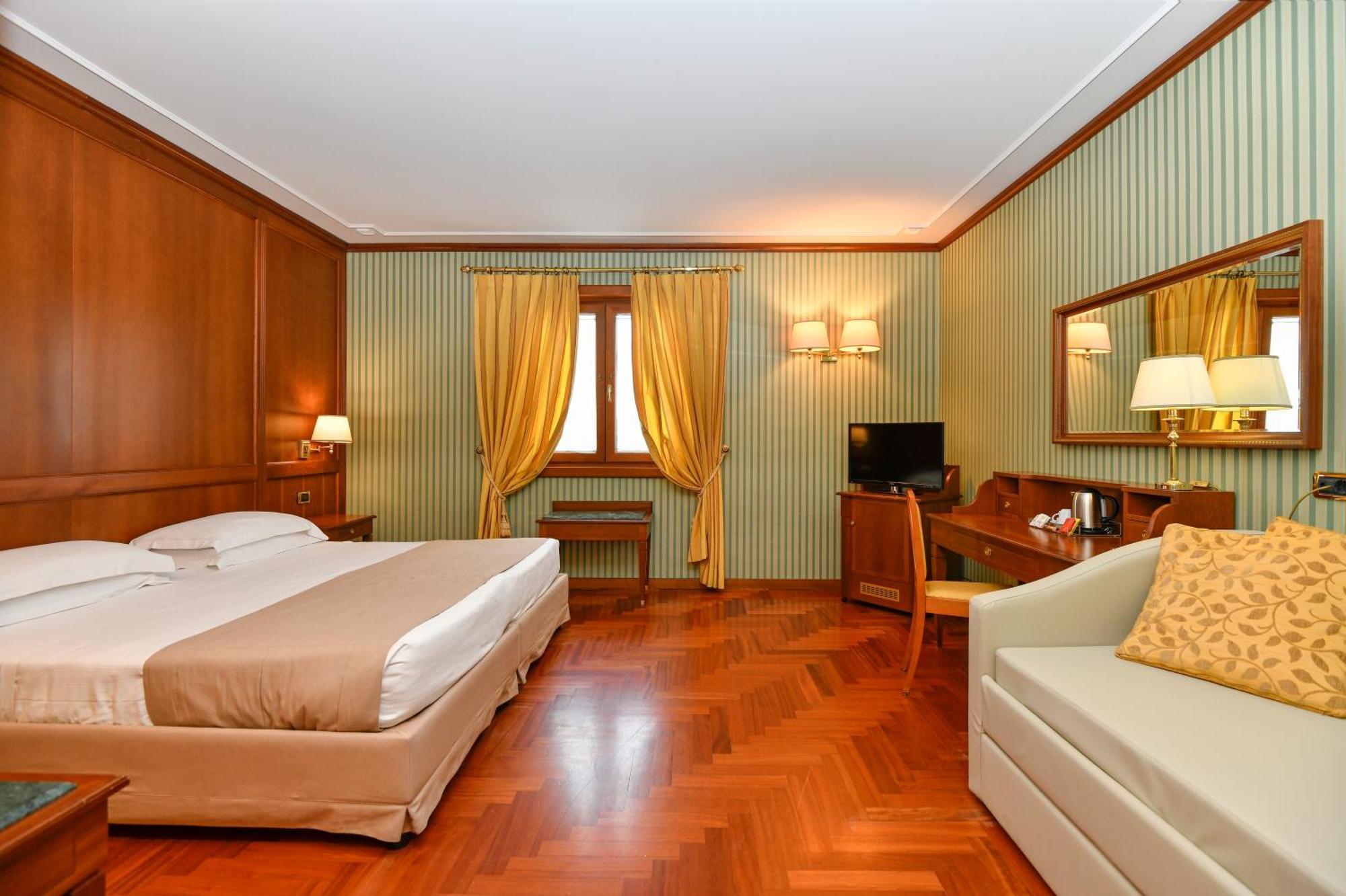 Western Ferrari Hotel 4*